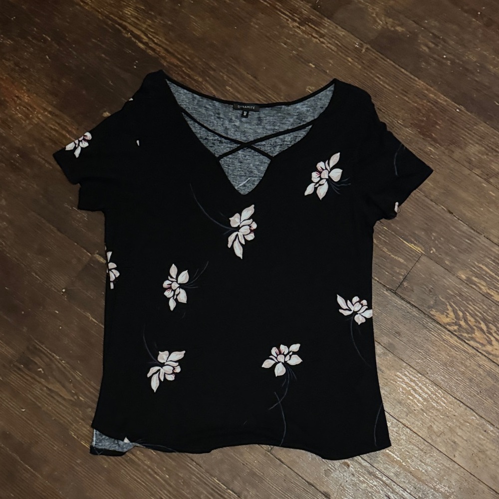 Dynamite Black Floral Short Sleeve Top